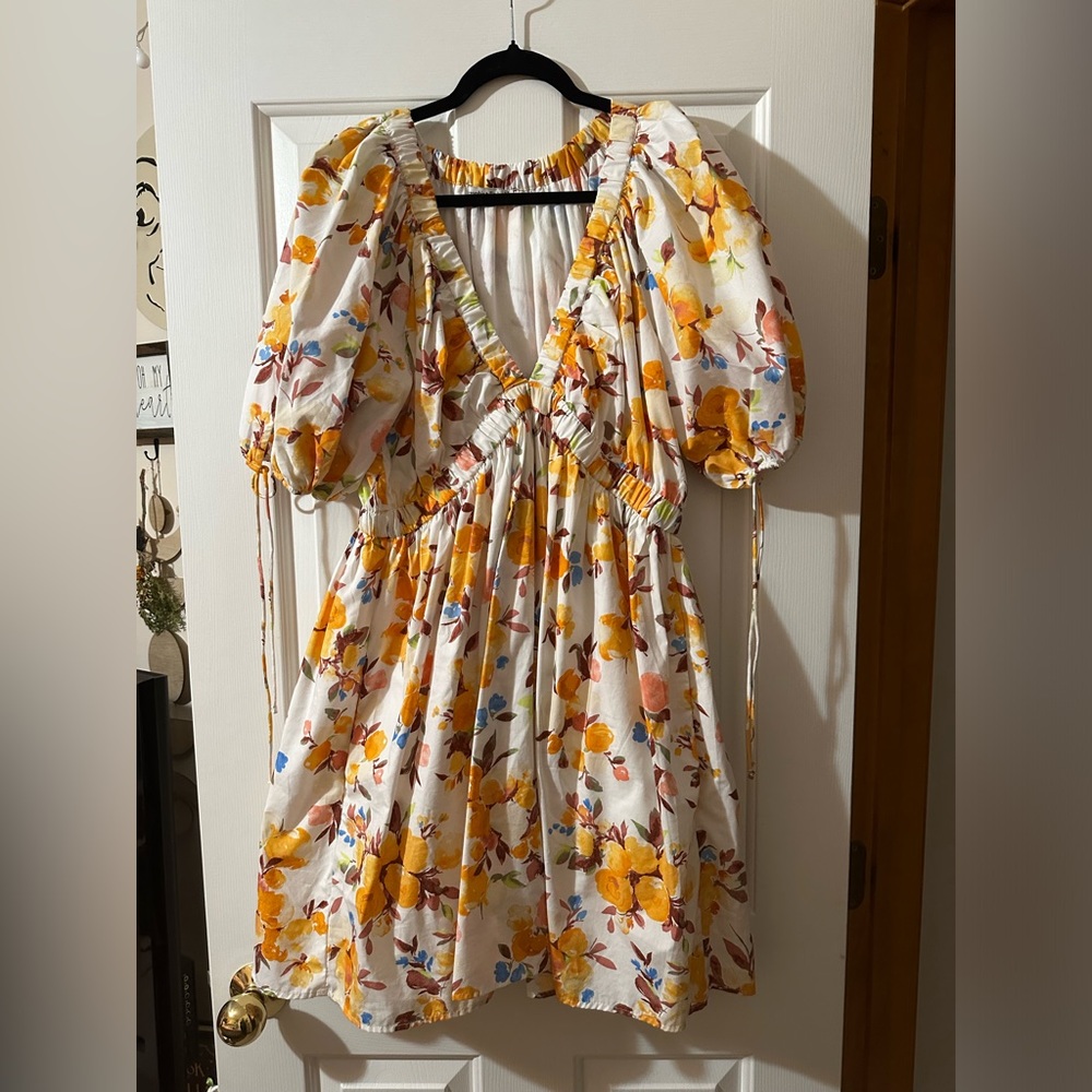Abercrombie & Fitch puff sleeved dress!